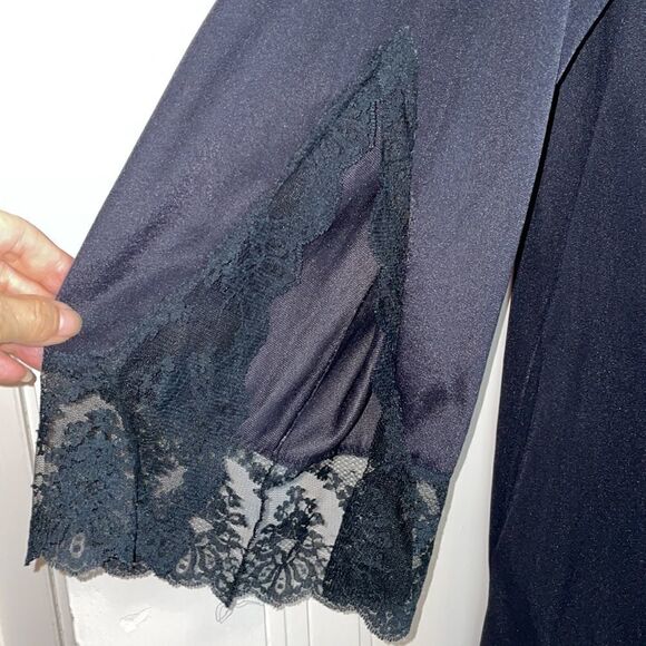 Vtg 70s Formfit Rogers black lace nightgown & robe - Picture 3 of 12